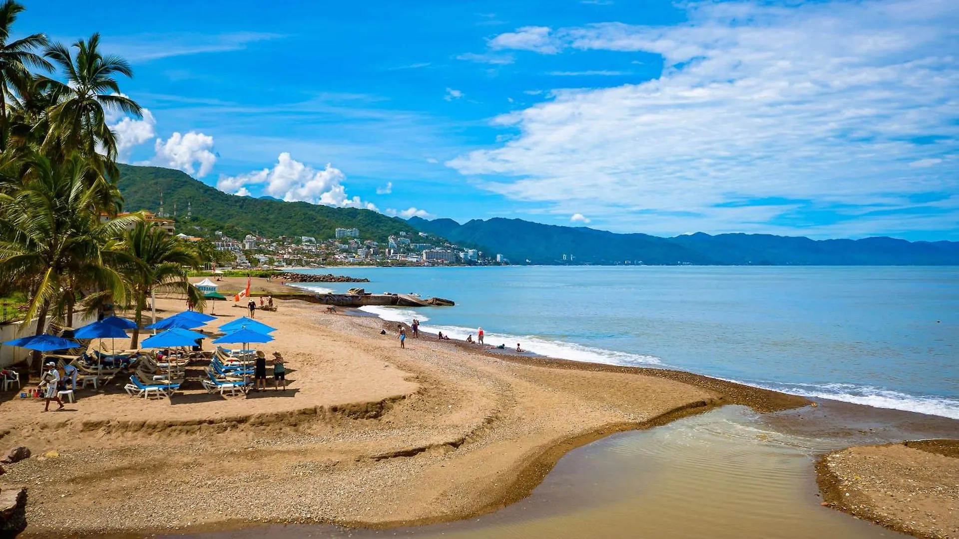 Stunning Beachfront Condo - Sea Views & Pools Puerto Vallarta