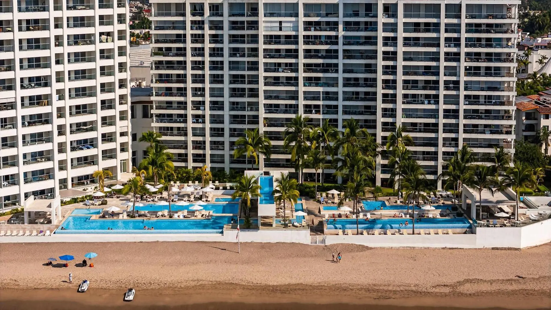 Stunning Beachfront Condo - Sea Views & Pools Puerto Vallarta