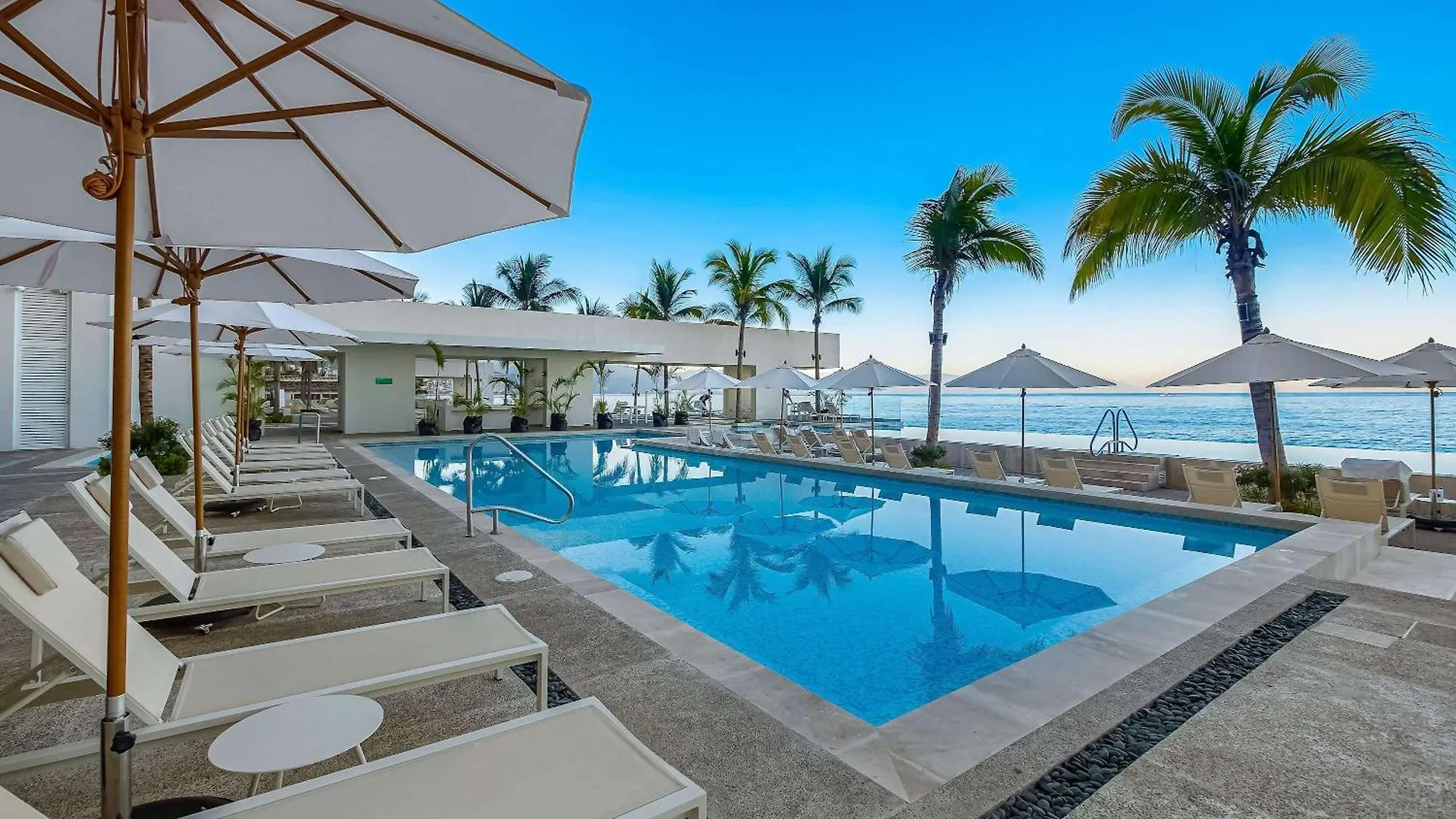 Apartmán Stunning Beachfront Condo - Sea Views & Pools Puerto Vallarta