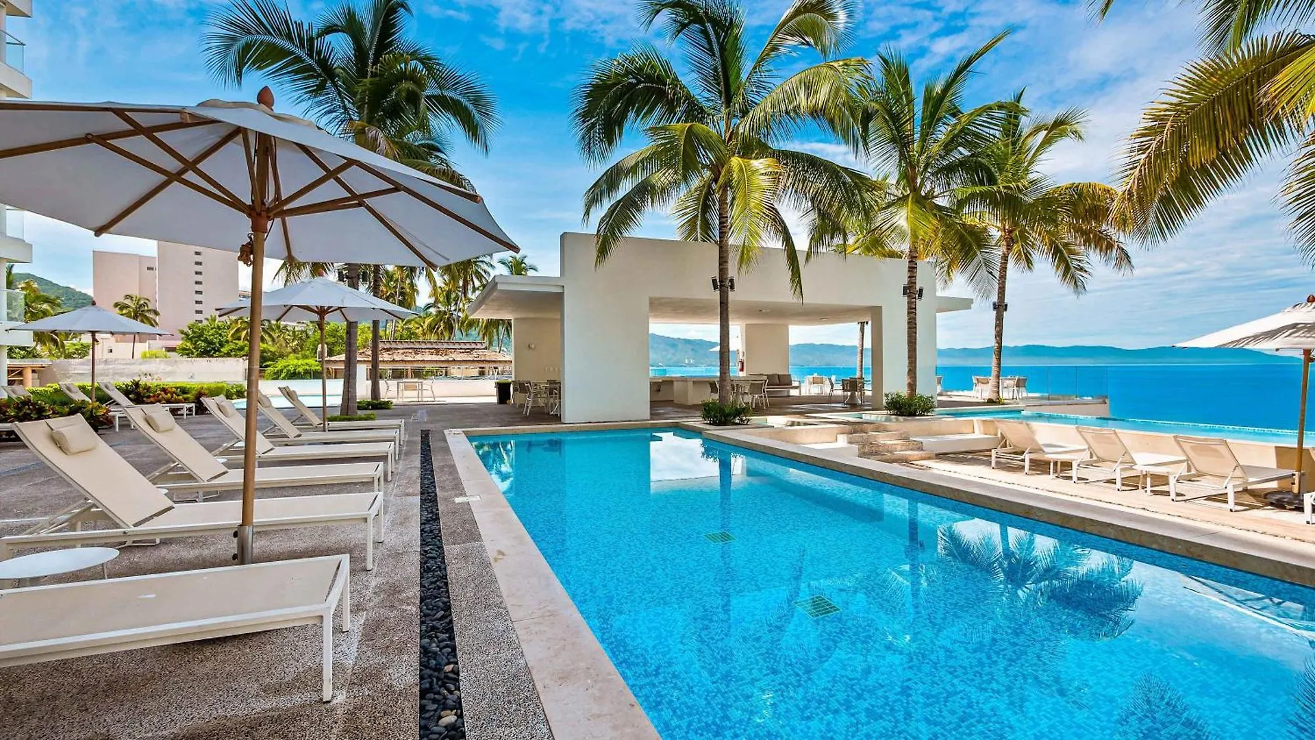 Stunning Beachfront Condo - Sea Views & Pools Puerto Vallarta